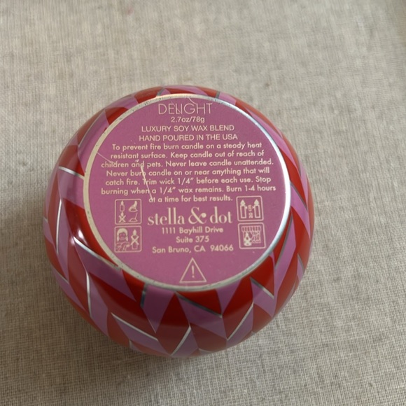 Stella&Dot' DELIGHT candle - Picture 2 of 3